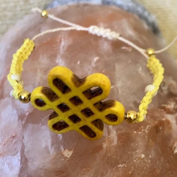 Howlite Chinese Knot macrame multilayer set - Picture 4 of 7